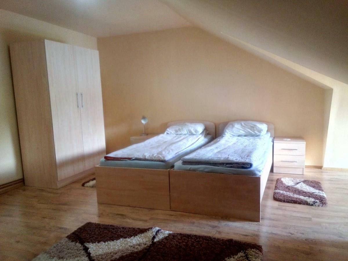 Отель Timi Kulcsoshaz Lazarea Экстерьер фото